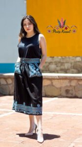 FALDA BORDADA AZUL ALICIA